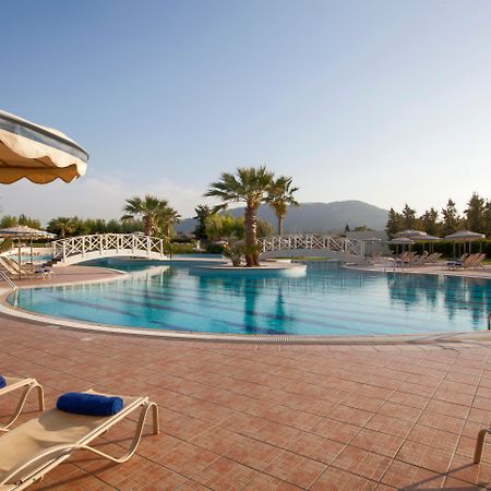 Electra Palace Rhodes เอียลิซอส ภายนอก รูปภาพ Pool at the hotel
