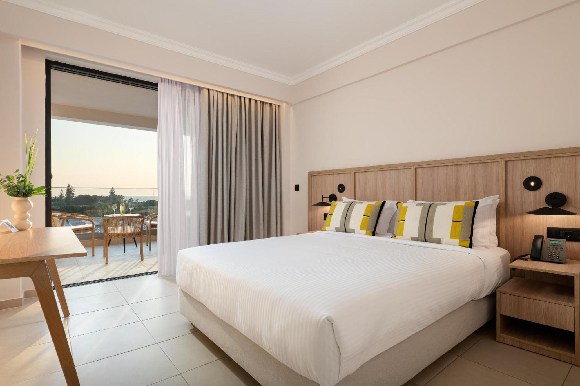Electra Palace Rhodes เอียลิซอส ภายนอก รูปภาพ A bedroom at the hotel